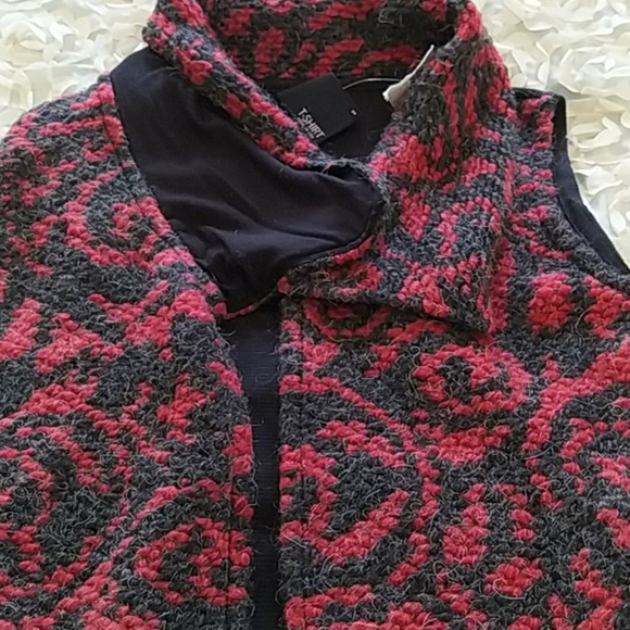 NEW Blackletter t-shirt vest - Picture 9 of 11